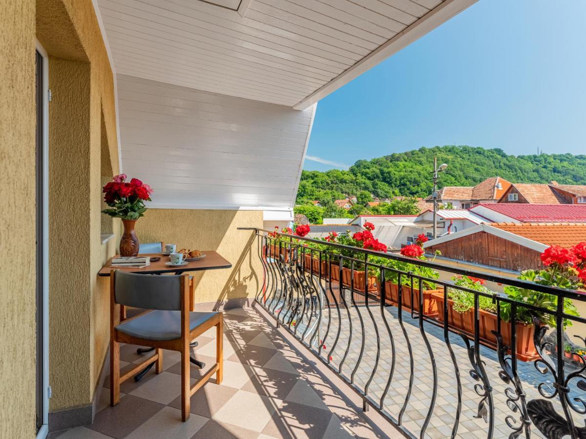 Rose Apartment Sighişoara Esterno foto