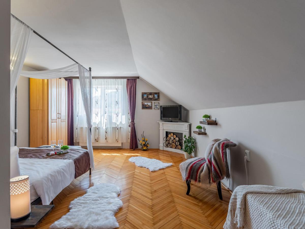 Rose Apartment Sighişoara Esterno foto